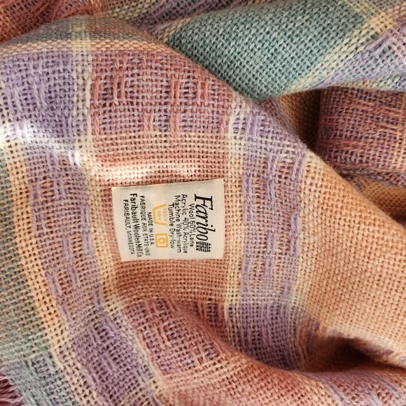 Vintage FARIBO Blanket Throw Woven Wool Blend Pink Blue Plaid Made USA 50 x 50 - Picture 5 of 8